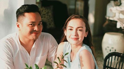 Kemesraan 10 Pasangan Selebritas yang Lama Menanti Buah Hati