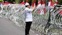 Aksi yang dilakukan dua kelompok massa itu bertujuan untuk menyampaikan aspirasi agar pemilu digelar aman, lancar, dan jujur.
