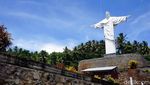 Foto: Patung Yesus Memberkati ala Lembeh