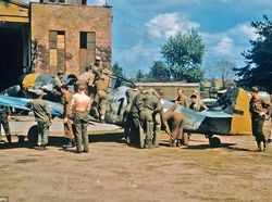 Foto Warna Langka Aksi Pesawat Nazi di Perang Dunia II