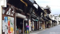 Traveler diajak menikmati masa lalu di Teater Uchiko-Za. Bangunan Uchiko-Za menjadi yang paling besar pada Zaman Edo. (Bonauli/detikTravel)