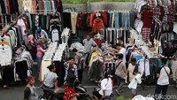 satu jalur jalan diambil PKL.