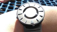 Jam magnet untuk para tunanetra. Istimewa/Boredpanda.