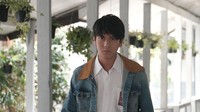 Dilan terlihat memendam emosinya, ada apa ya? Dok. Max Pictures