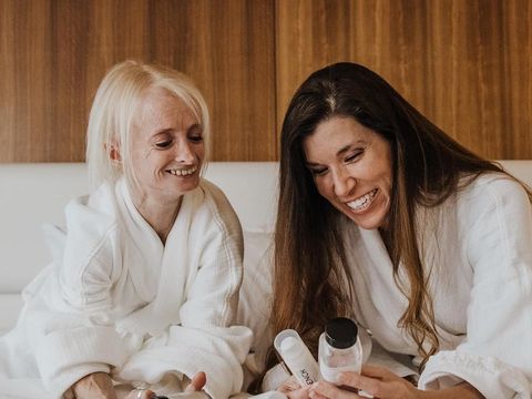 Seperti Film Benjamin Button, Wanita Ini Menua dengan Cepat