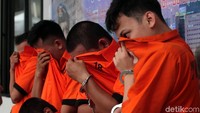 Akibat perbuatannya, para tersangka ini pun terancam hukuman hingga 20 tahun penjara.