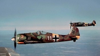 Pada awal Perang Dunia II, Angkatan Udara Jerman atau Luftwaffe punya armada paling canggih dibandingkan negara lainnya. Ini adalah skuadron Focke Wulf 190 yang berpatroli di front timur. Foto: Luftwaffe in Colour  