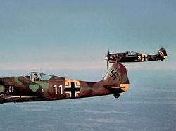 Foto Warna Langka Aksi Pesawat Nazi di Perang Dunia II