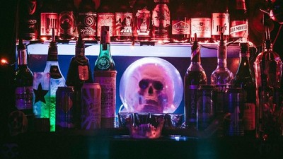 10 Restoran Bertema Hantu Seram Ini Bikin Pengalaman Makan Makin Seru