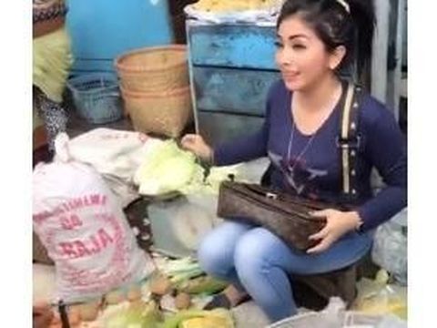 Penjual sayur mirip Syahrini