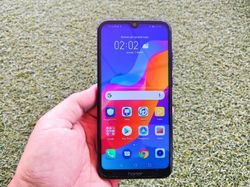 Unboxing Honor 8A, Smartphone Murah Desain Cukup Mewah