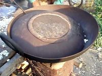 Bukan dengan Mentega, Popcorn di India Dimasak dengan 'Pasir' 