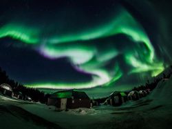 Aurora di Bumi vs di Luar Angkasa, Cantik Mana?