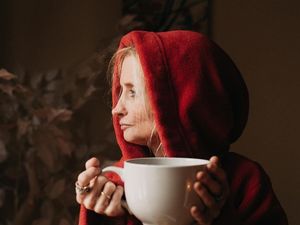 Seperti Film Benjamin Button, Wanita Ini Menua dengan Cepat
