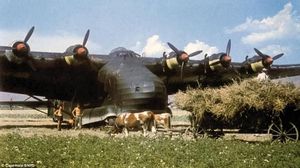 Foto Warna Langka Aksi Pesawat Nazi di Perang Dunia II