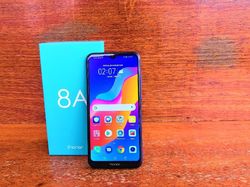 Unboxing Honor 8A, Smartphone Murah Desain Cukup Mewah