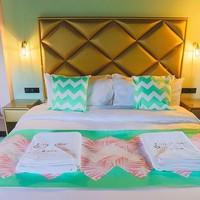 Wi-Ki-Woo merupakan hotel di bawah payung Ocean Beach Club yang dimiliki pengusaha Tony Truman. Bisa dibilang hotel ini merupakan perwujudan mimpinya yang mendambakan boutique hotel di pulau. Foto: Dok. Wi-Ki-Woo Hotel Ibiza