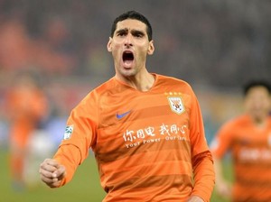 Eks Everton dan MU Marouane Fellaini Juga Positif COVID-19
