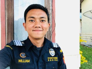 PNS Bea Cukai Kantongi Jutaan Rupiah Bikin Foto Jadi Kartun