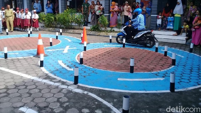 Latian praktik bikin SIM