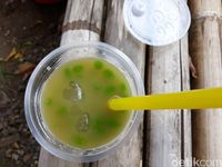 Sluurp! Segarnya Dawet dari Tepung Pisang dan Daun Pisang yang Kaya Khasiat