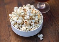 Bukan dengan Mentega, Popcorn di India Dimasak dengan 'Pasir' 