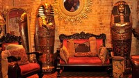 Makan di kota New York, ada restoran Jekyll and Hyde Club yang punya nuansa seram. Lengkap dengan hiasan piramida, tengkorak, hingga pertunjukan musik yang tak kalah mencengangkan. Foto: Istimewa