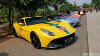Kami ingin merasakan sensasi berkendara Ferrari di Tol Trans Jawa. Yang pasti enjoy karena trip agak panjang. Dan jalan juga nggak selalu rata. Tapi kami tetap harus safety, karena kami juga sebagai pendukung gerakan Road Millenial Safety Festival, kata Presiden FOCI, Hanan Supangkat. Foto: Luthfi Anshori/detikOto
