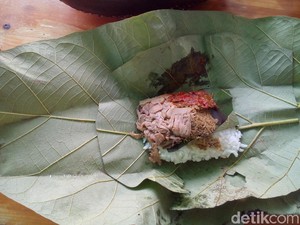 Sedap Mantap! Nasi Pedo Bungkus Daun Jati Khas Kudus