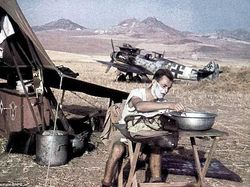 Foto Warna Langka Aksi Pesawat Nazi di Perang Dunia II