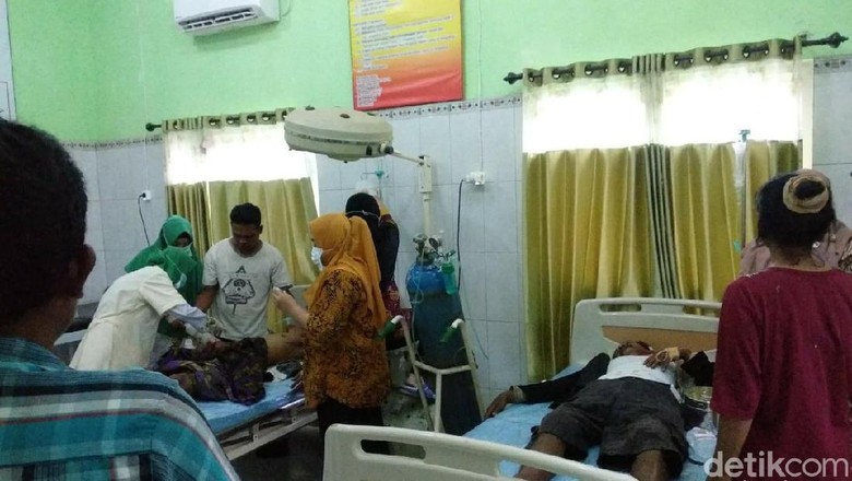 Tak Terima Istri Digoda, Bapak Anak Carok dengan Pria Penggoda Tak Terima Istri Digoda, Bapak Anak Carok dengan Pria Penggoda