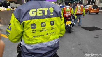Untuk menggunakan layanan Get, kalian dapat mengunduh aplikasinya terlebih dahulu melalui Google Play Store atau Apple App Store. Foto: Virgina Maulita Putri