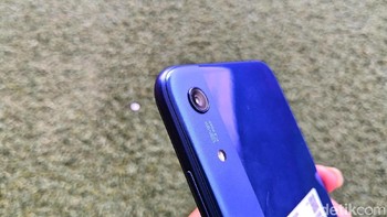Kamera belakang tunggal 13MP f/1.8 dan kamera depan 8MP f/2.0.  Walau cuma punya satu lensa di belakang, Honor 8A diklaim tetap bisa menghasilkan efek bokeh pada gambar lewat bukaan hingga f/1.8.  Foto: fyk