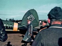 Foto Warna Langka Aksi Pesawat Nazi di Perang Dunia II