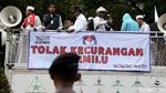 Ratusan Peserta Apel Siaga Umat Geruduk KPU Pusat