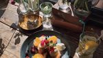 Intip Gaya Ngopi Selebgram Claradevi Handriatmadja di Tokyo hingga Melbourne