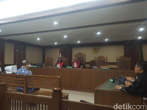 Anak Buah Penyuap Hakim Merry Purba Dituntut 5,5 Tahun Bui
