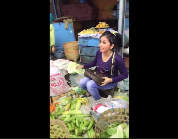 Penjual sayur mirip Syahrini