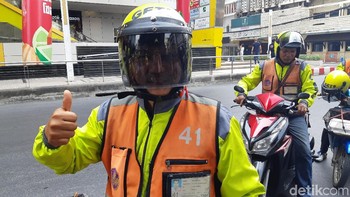 Layanan Get di Thailand hanya menggunakan abang ojek atau Phee Win yang berlisensi. Foto: Virgina Maulita Putri