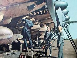 Foto Warna Langka Aksi Pesawat Nazi di Perang Dunia II