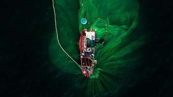 Flower On The Sea kategori Travel karya fotografer Trung Pham Huy asal Vietnam. (Foto: Sony)