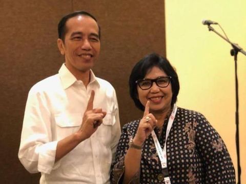 Irma Suryani Chaniago bersama Jokowi