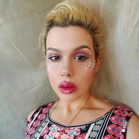 Tak hanya itu, Amber juga mulai memperbarui jenis makanan yang ia konsumsi. Hal tersebut membuat dirinya sukses menurunkan berat badan sebesar 181 kilogram. Selama tiga tahun terakhir, kehidupan wanita 26 tahun ini telah mengalami transformasi radikal. Foto: Dok. Instagram @amberrachdi