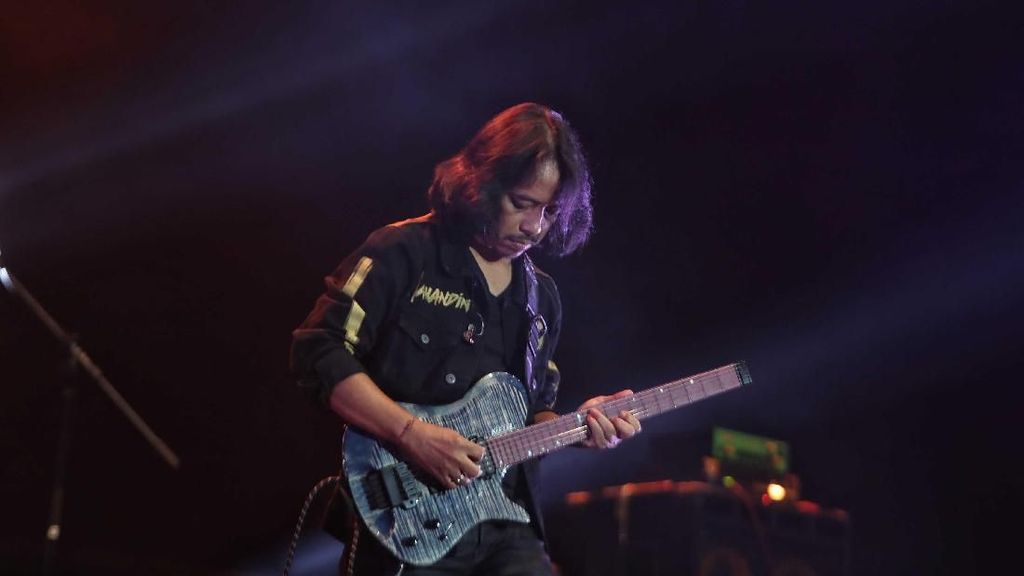 Unduh 7500 Gambar Gitar Berapi Keren HD