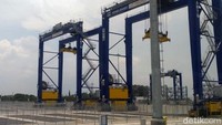 Sebagai informasi, pembangunan Pelabuhan Kuala Tanjung untuk tahap I hampir rampung dan siap beroperasi penuh. Pembangunan pelabuhan tahap I terdiri Kuala Tanjung Multipurpose Terminal (KTMT). KTMT berkapasitas 600.000 TEUs dilengkapi dengan dermaga 500x60 m, trestle sepanjang 2,8 km untuk empat jalur truk selebar 18,5 m, serta dilengkapi rak pipa 4 line x 8 inch.