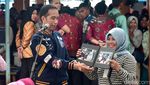 Plester di Tangan Jokowi
