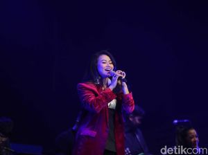 Yura Yunita Belajar Bahasa Isyarat demi Video Lirik Merakit