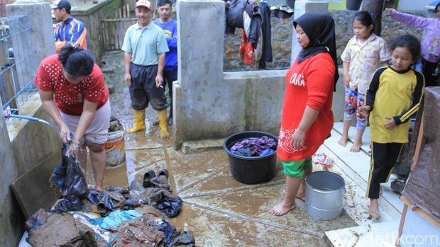 Tolong, Korban Banjir Bandang Pangalengan Butuh Bantuan!