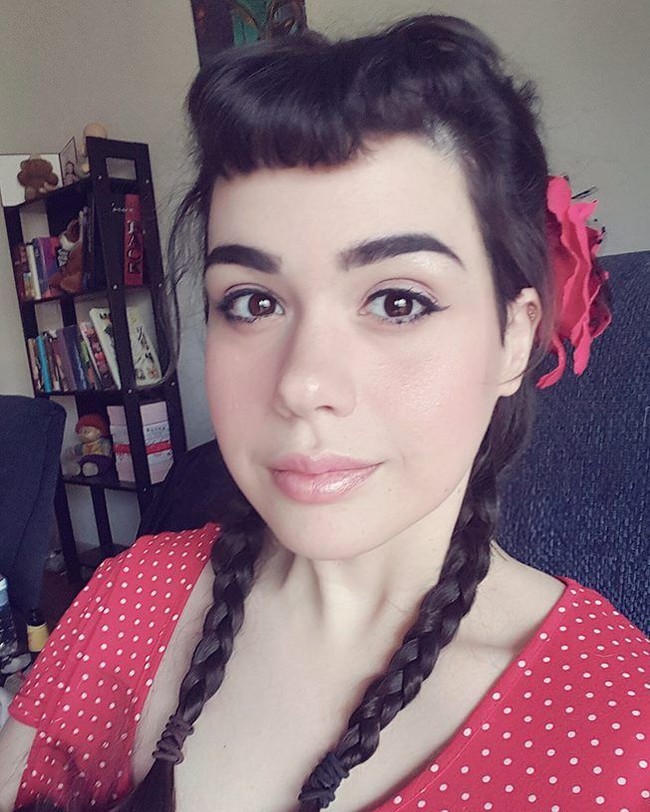 Sejak kehilangan bobot tubuhnya itu, segala sesuatu dalam kehidupan Amber telah berubah. Ia pun menjelma menjadi wanita yang baru dan memiliki rasa kepercayaan diri. Dia juga kini populer di Instagram, dengan followers lebih dari 121 ribu. Foto: Dok. Instagram @amberrachdi