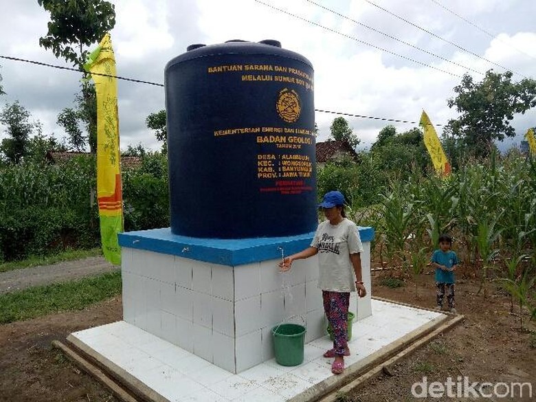 Kementerian ESDM Bantu Sumur Bor untuk Warga Banyuwangi Kementerian ESDM Bantu Sumur Bor untuk Warga Banyuwangi